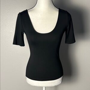 Modern Citizen Black Scoop Neck Short Sleeve Top